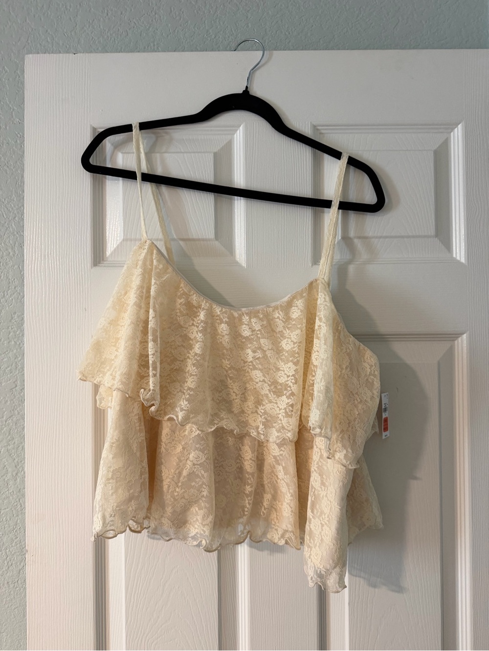 Old Navy Cream Lace Ruffle Tank Top